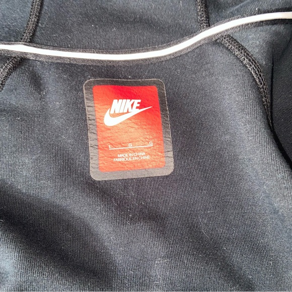 Nike black fleece zip front hooded jacket - Picture 4 of 6